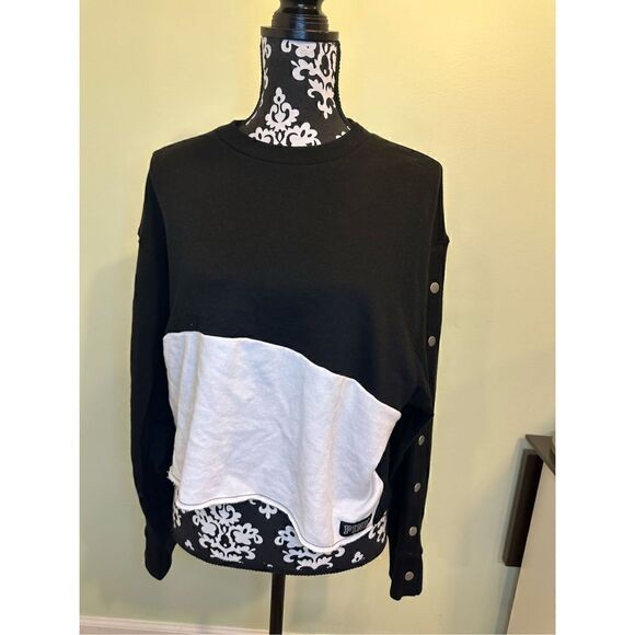 Victoria’s Secret “Pink” Sweatshirt snap sleeves top! - Picture 1 of 6